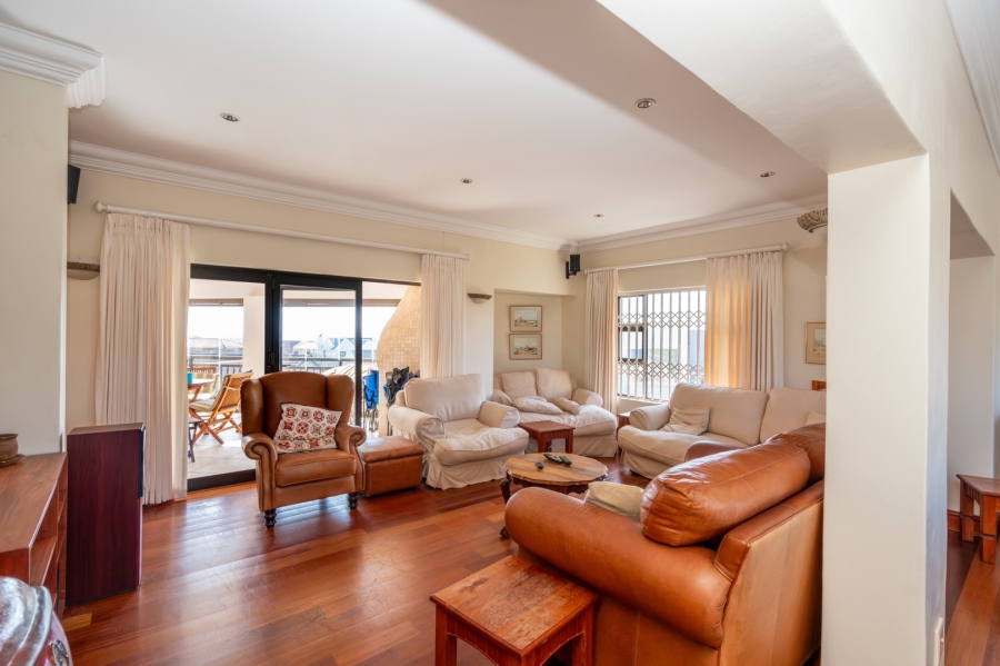 7 Bedroom Property for Sale in Myburgh Park Western Cape